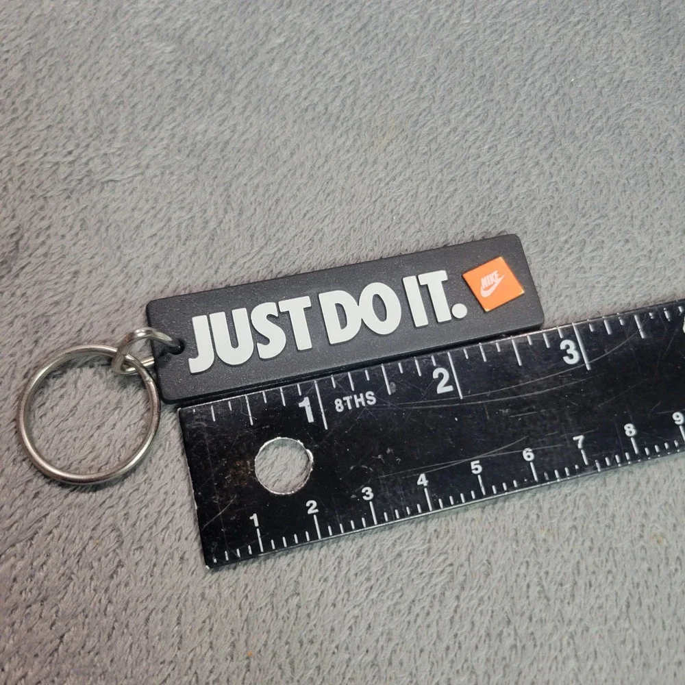 Nike Just Do It Keychain Black Rubber Rectangle Swoosh Logo Athletic Key Ring‎